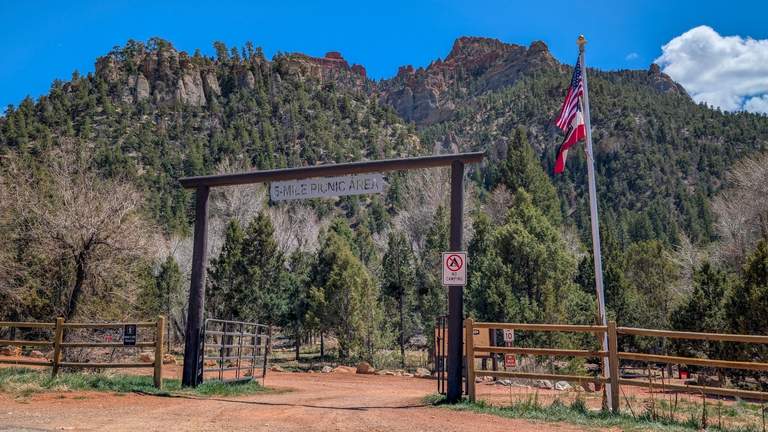 picture of five mile peaks sign
